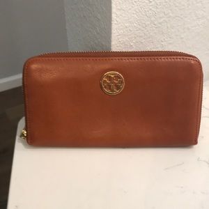 Tory Burch, brown leather wallet.